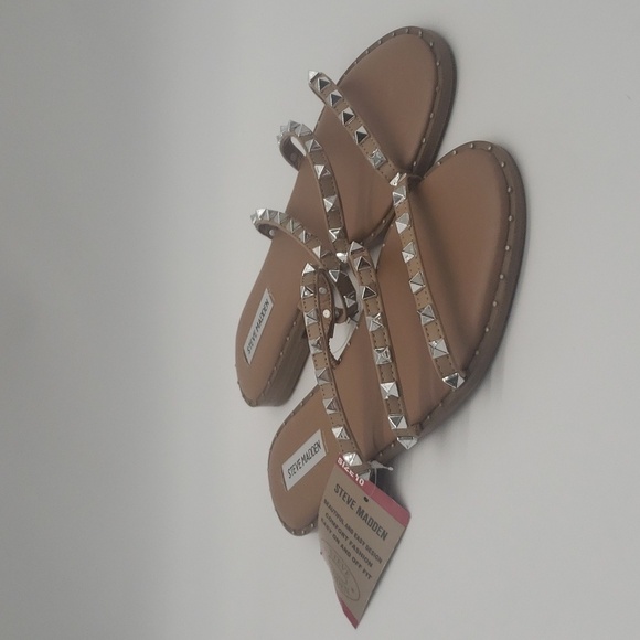 804- Steve Madden Slip-On 3 Band Studded Sandals Size 10 NWT - Picture 2 of 7